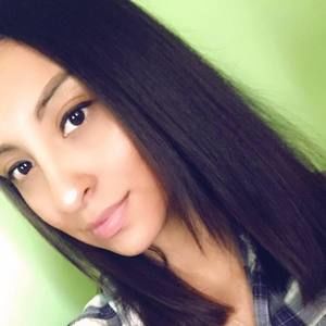 Meet your Posher, Alejandra